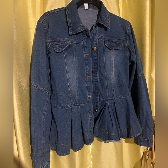 Blue Jean jacket fits size large excellent condition faux pocket - Picture 1 of 2